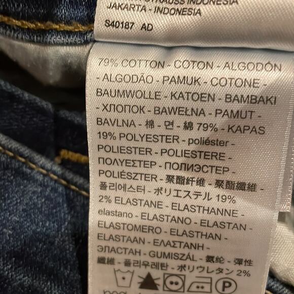 Levi’s Bernuda Shorts Midrise - Picture 8 of 10